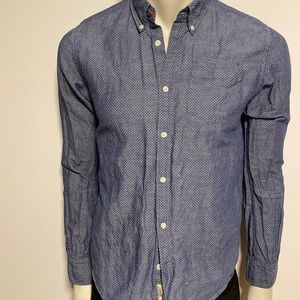 Scotch &Soda men’s denim blue with white polka dot Oxford shirt, size Medium